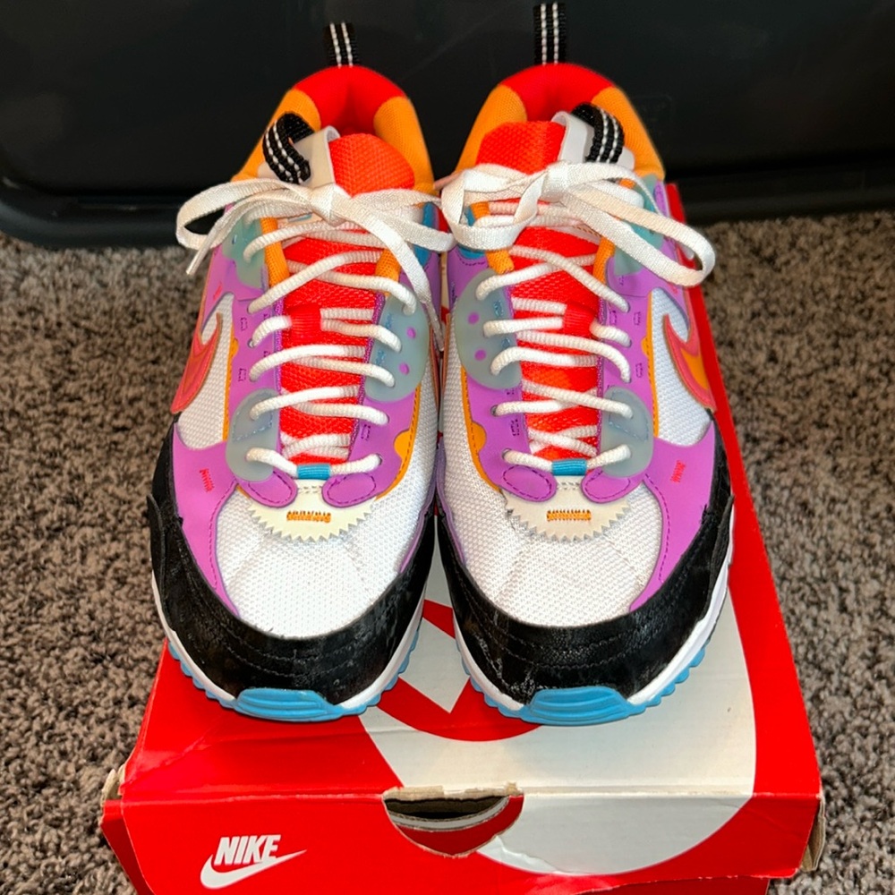 NIKE WOMEN’S AIR MAX 90 FUTURA